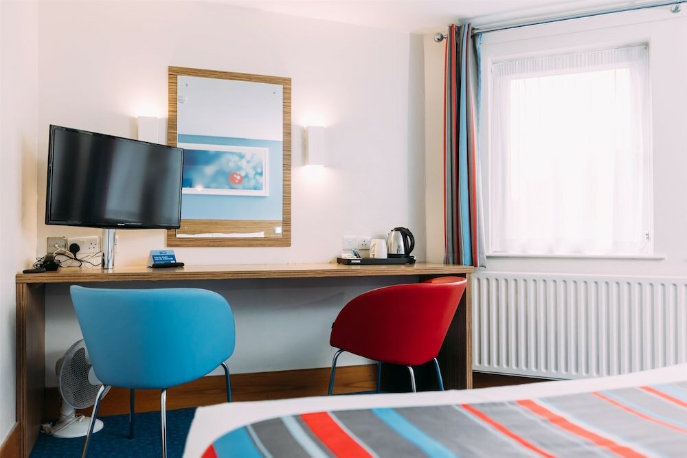 Фото Travelodge Belfast Central