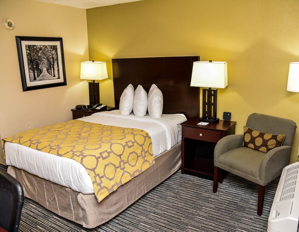 Фото Baymont by Wyndham Columbus Ga