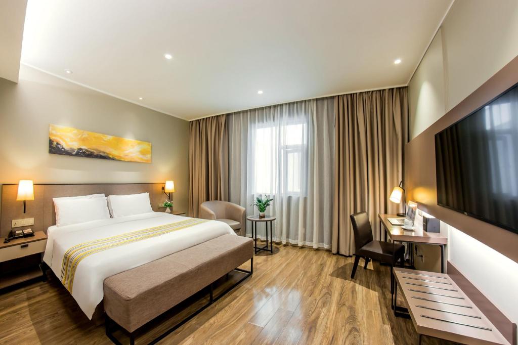 Фото Homeinn Plus Hotel Shanghai Bund Jinling East Road