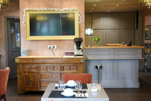 Гостиница Auberge la Renaissance в Санлях