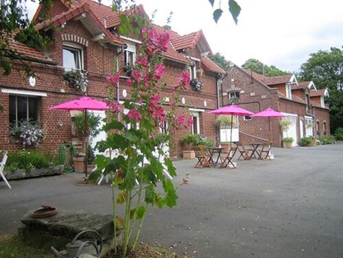 Гостиница Le Clos Xavianne в Пероне