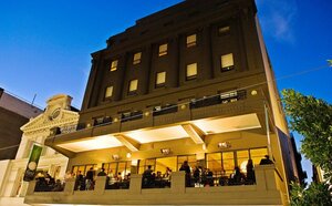 отель Hotel Richmond on Rundle Mall