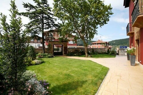 Гостиница Hotel Palacio Munatones в Стране Басков