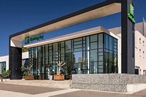 Гостиница Holiday Inn Express Marseille Airport, an Ihg Hotel в Витроли