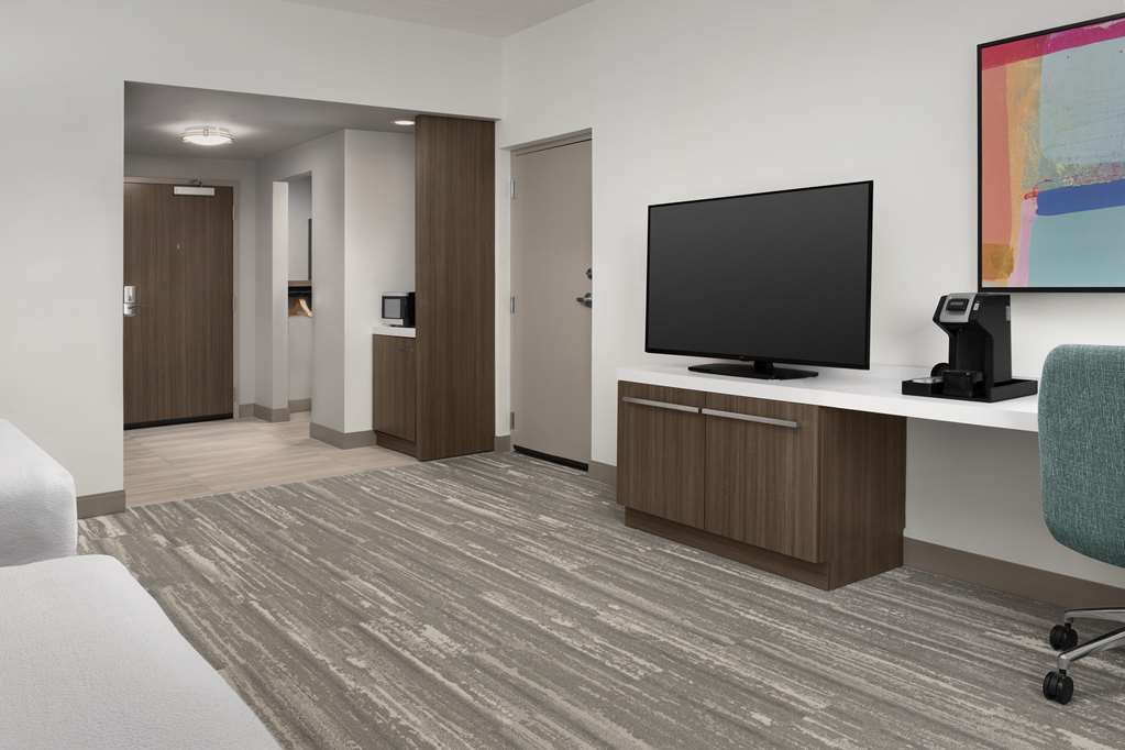 Фото Hilton Garden Inn Pensacola Downtown