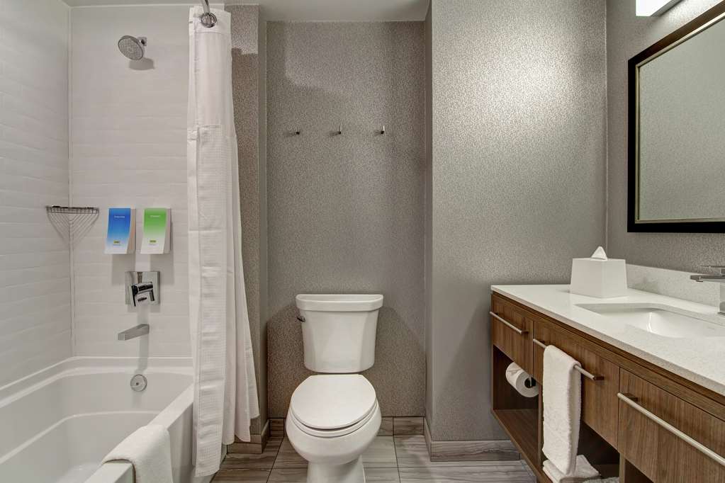 Фото Home2 Suites by Hilton Edmonton South