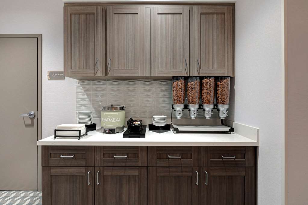 Фото Homewood Suites by Hilton Santa Clarita