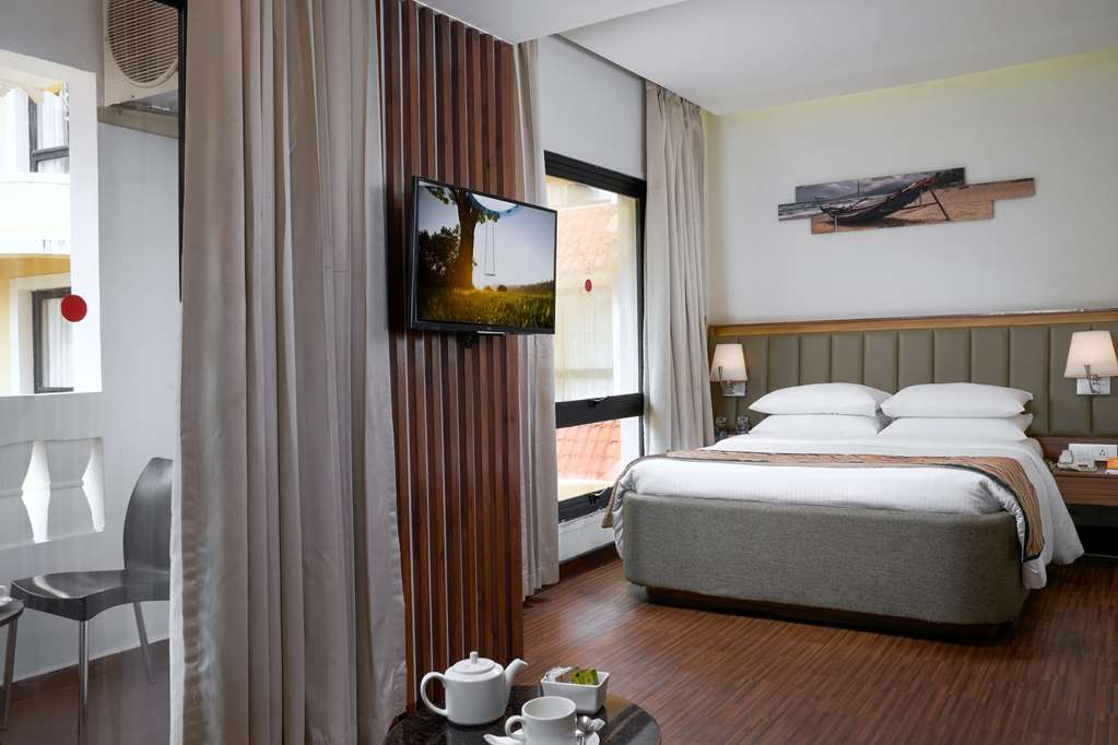 Фото Park Inn by Radisson Goa Candolim