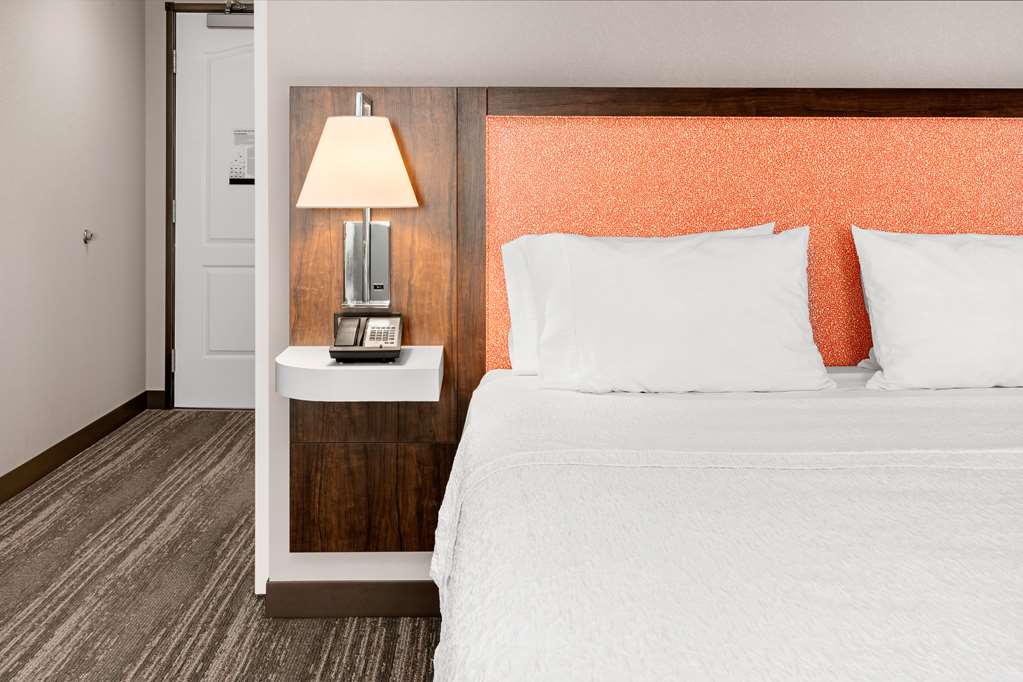 Фото Hampton Inn & Suites Burlington