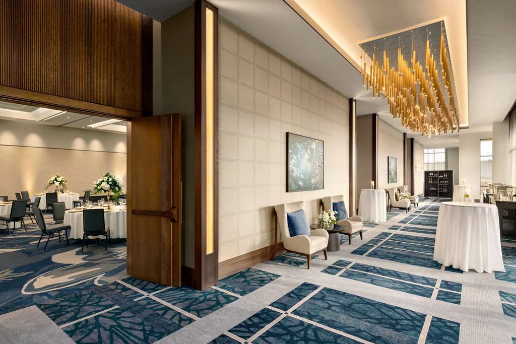 Фото Valley Hotel Homewood Birmingham, Curio Collection by Hilton