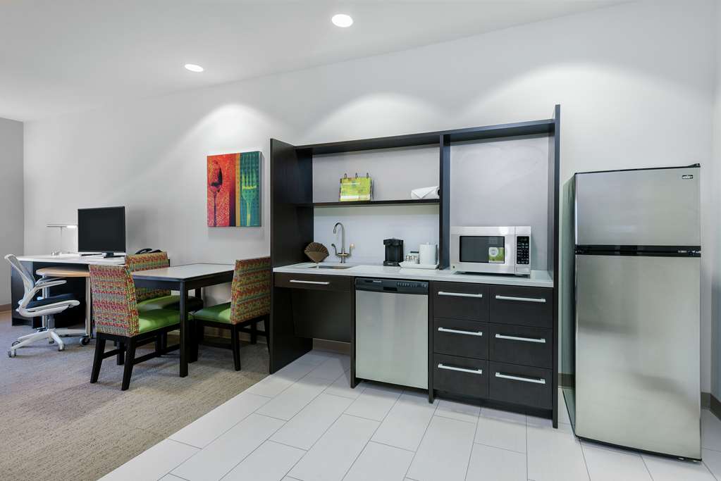 Фото Home2 Suites by Hilton Austin Airport