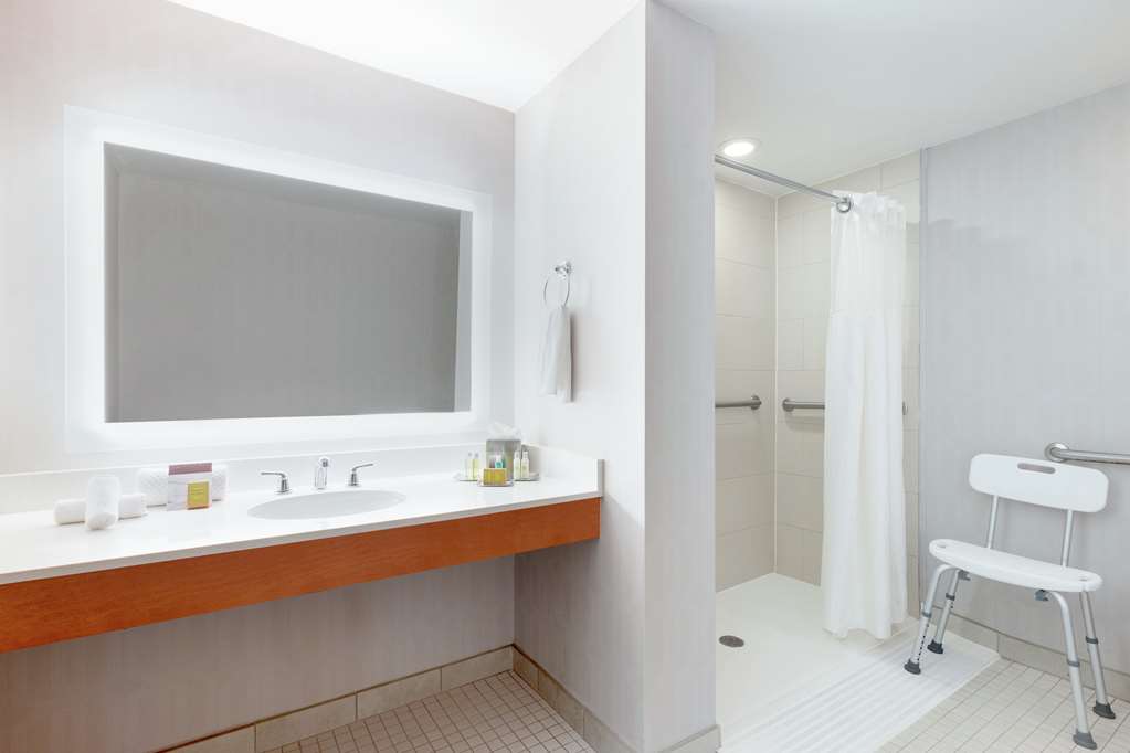 Фото Doubletree by Hilton Atlanta Airport