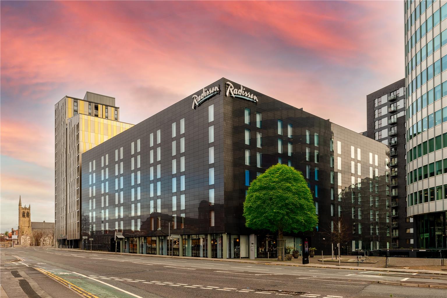 Фото Radisson Hotel Manchester City Centre, A Verified Net Zero Hotel