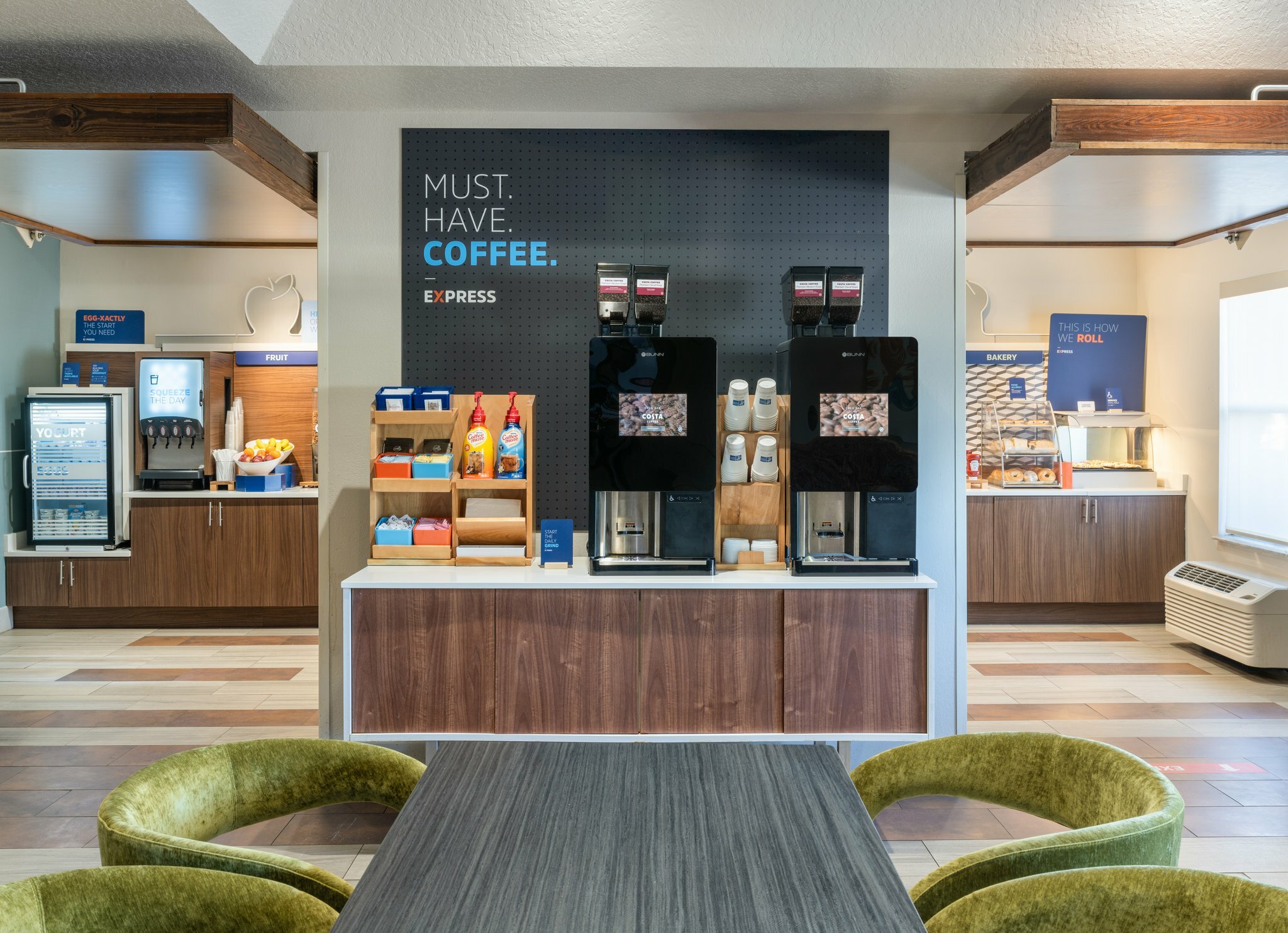 Фото Holiday Inn Express & Suites Orlando International Airport