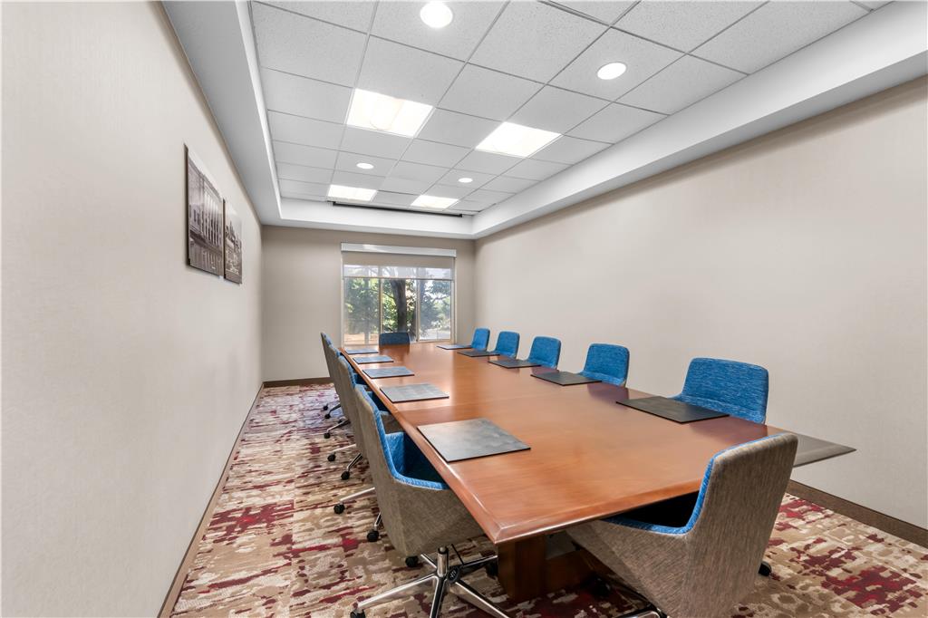 Фото Hilton Garden Inn Overland Park
