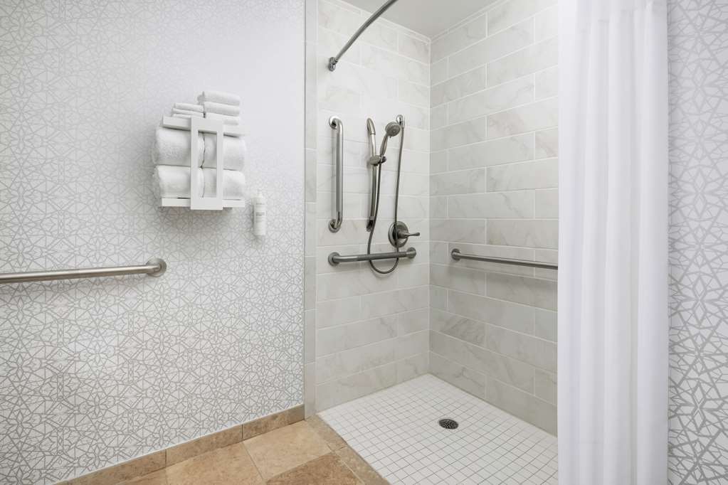 Фото Hampton Inn Laredo