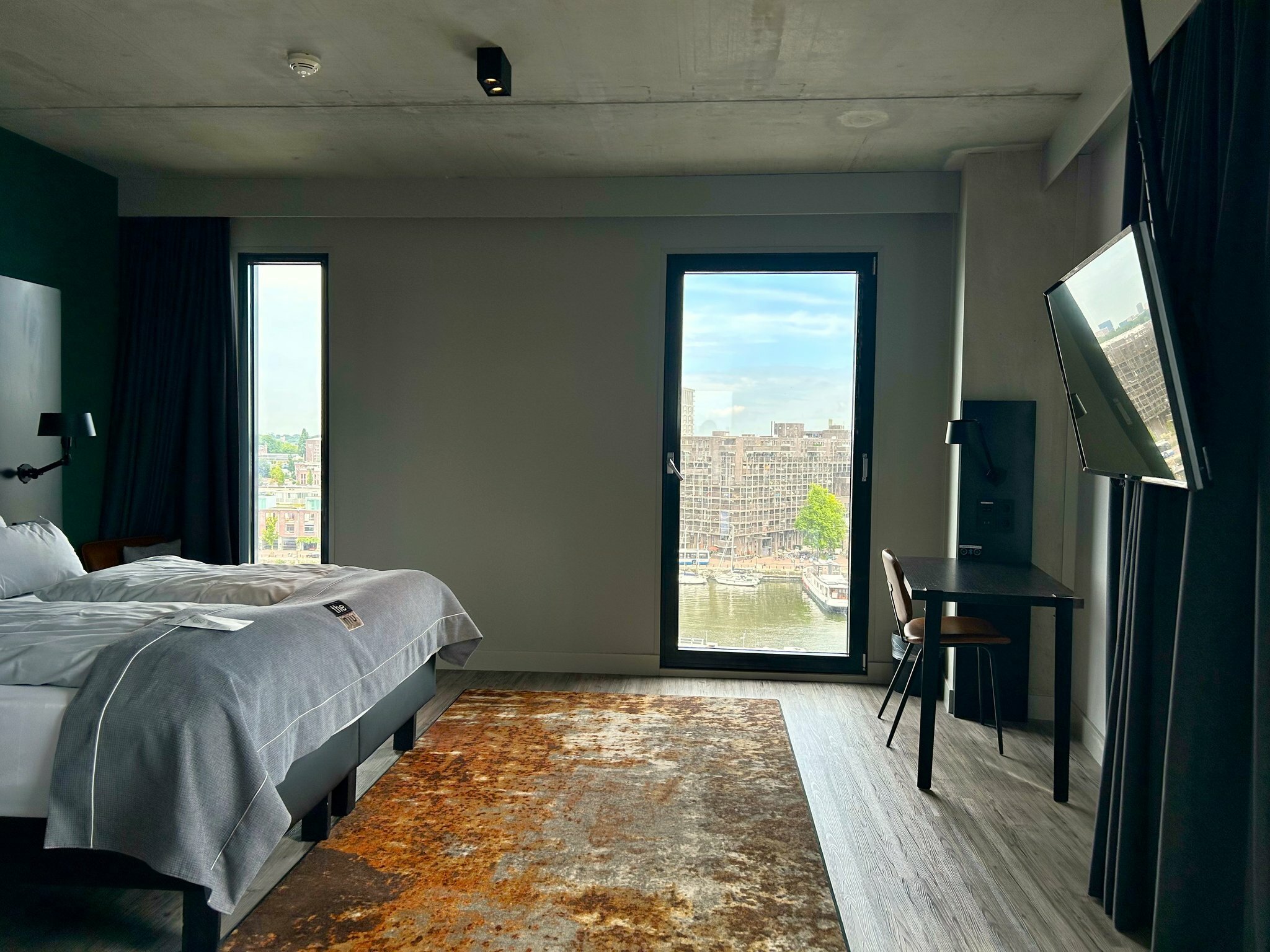 Фото The niu Fender