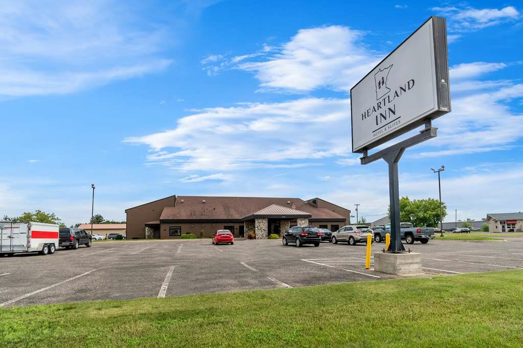 Фото Heartland Inn & Suites, SureStay Collection by Best Western