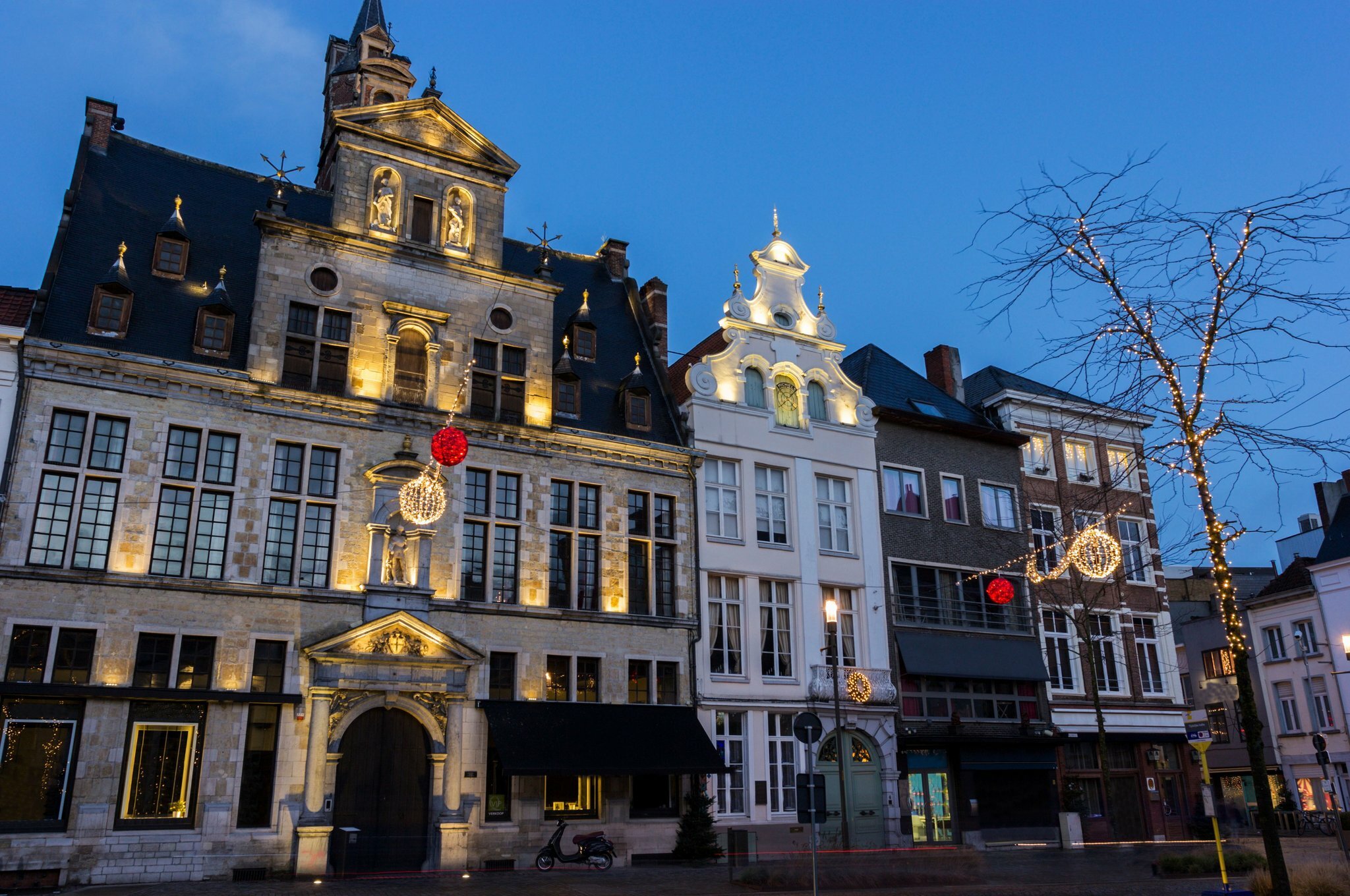 Фото Holiday Inn Express Mechelen City Centre an Ihg Hotel