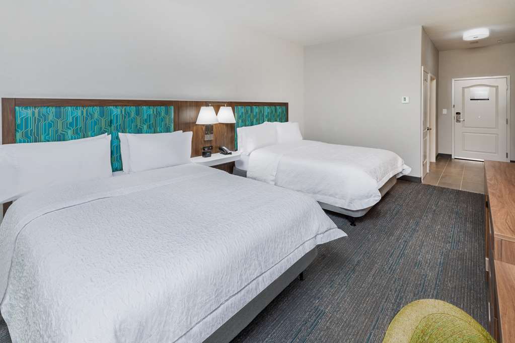 Фото Hampton Inn & Suites Dallas I-30 Cockrell Hill