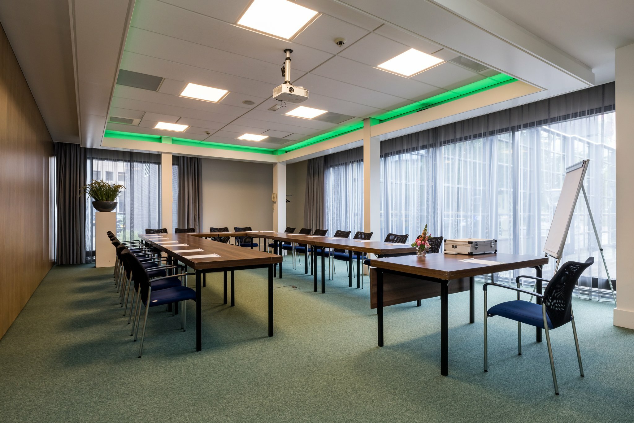Фото Holiday Inn Eindhoven Centre, an Ihg Hotel