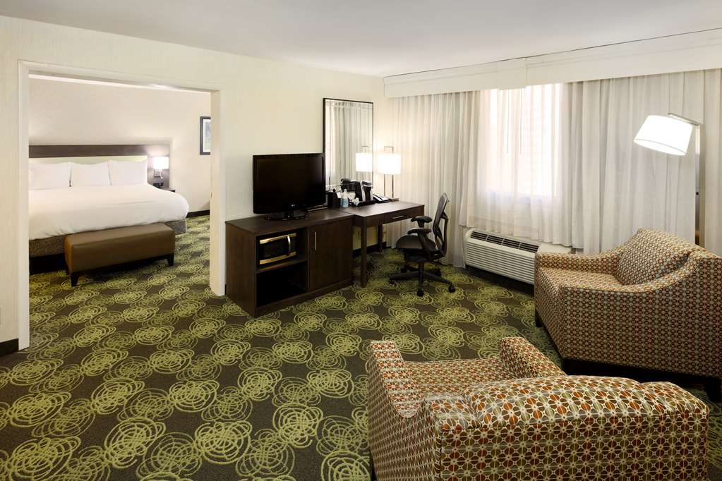 Фото Hilton Garden Inn Reagan National Airport