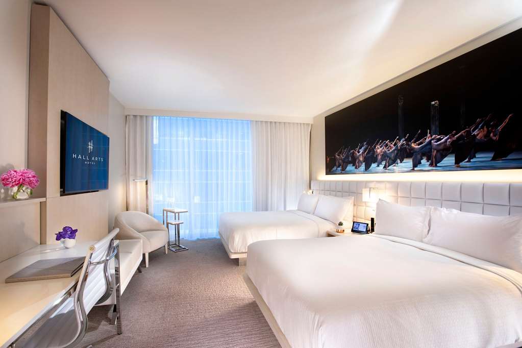 Фото Hall Arts Hotel Dallas, Curio Collection by Hilton
