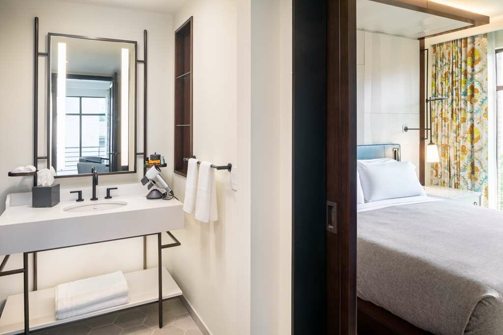 Фото Canopy by Hilton Charlotte Southpark