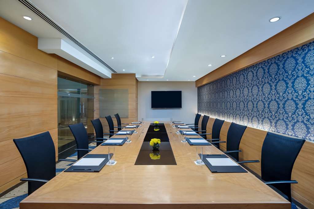Фото Radisson Blu Marina Hotel, Delhi Connaught Place