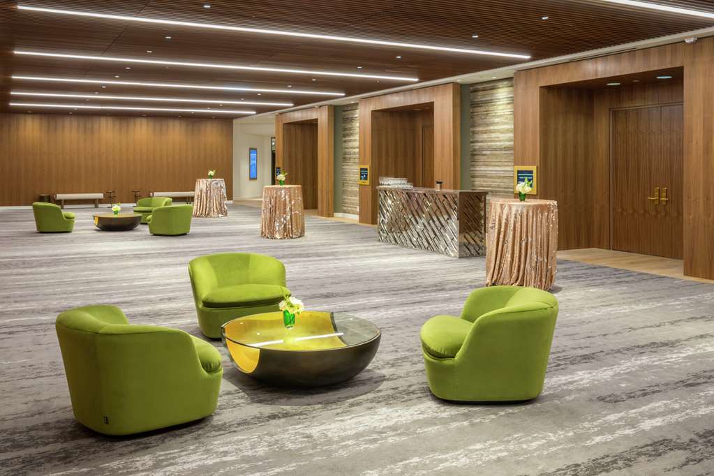 Фото C. Baldwin, Curio Collection by Hilton