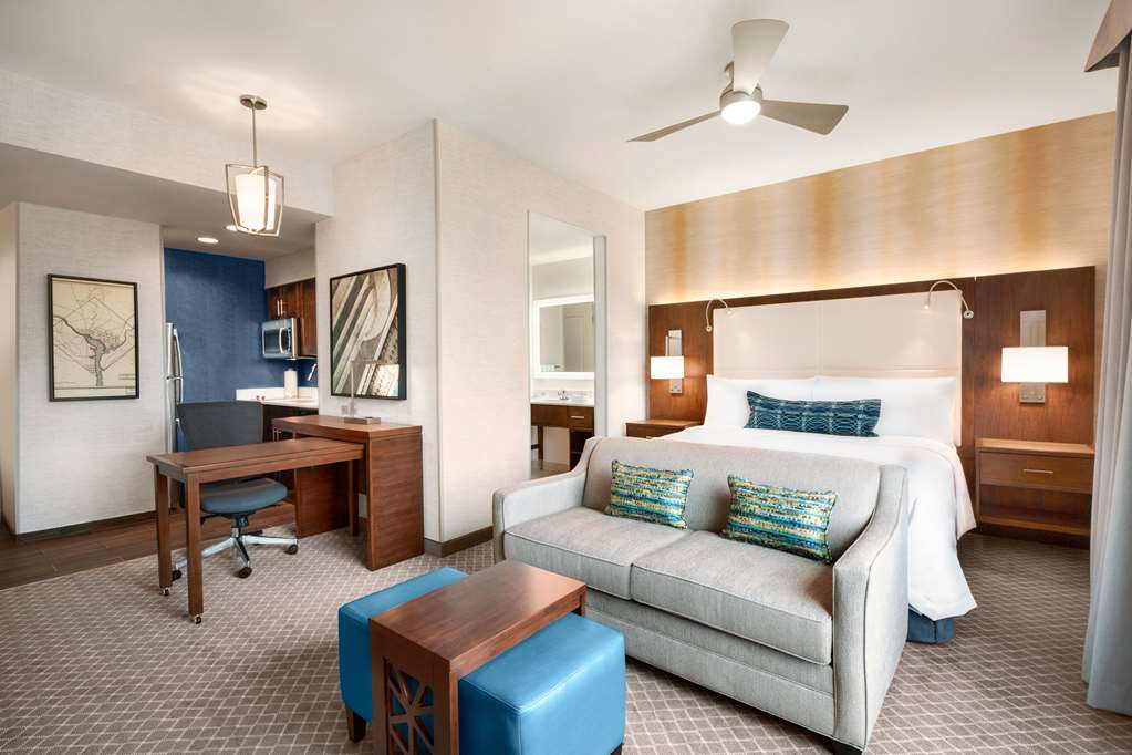 Фото Homewood Suites by Hilton Arlington Rosslyn Key Bridge