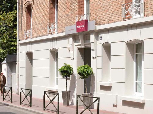Гостиница Mercure Paris Levallois Perret Hotel в Курбевуа