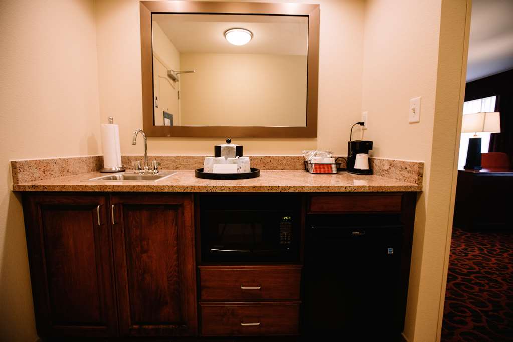Фото Hampton Inn & Suites Minot Airport, Nd