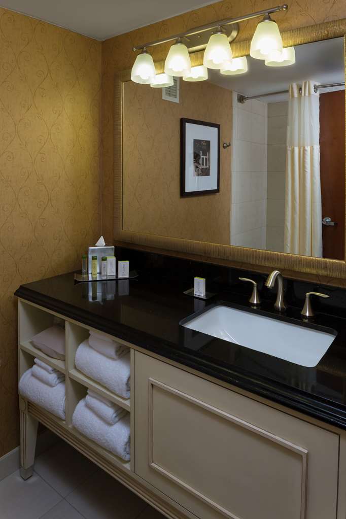 Фото DoubleTree by Hilton Asheville Biltmore