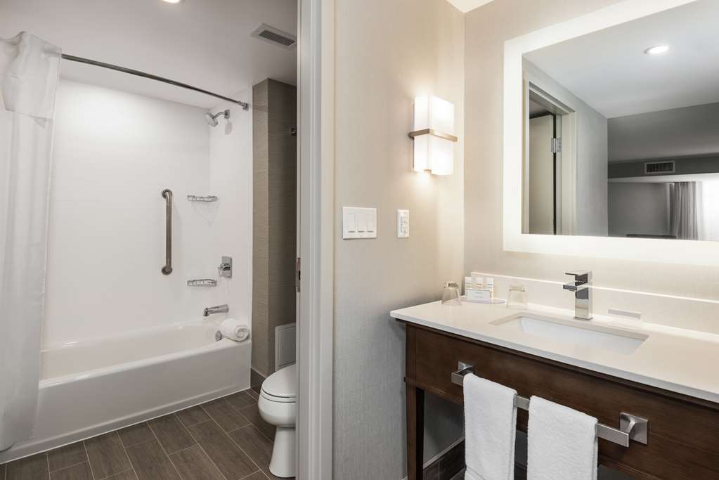 Фото Homewood Suites by Hilton Ottawa Downtown