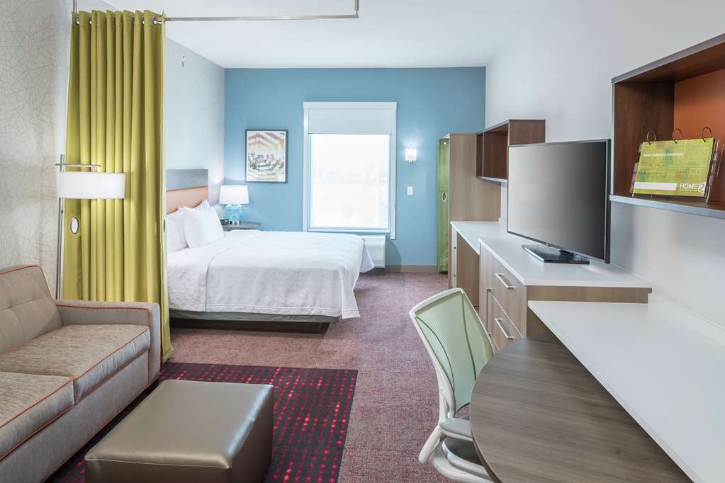 Фото Home2 Suites by Hilton Orlando Airport