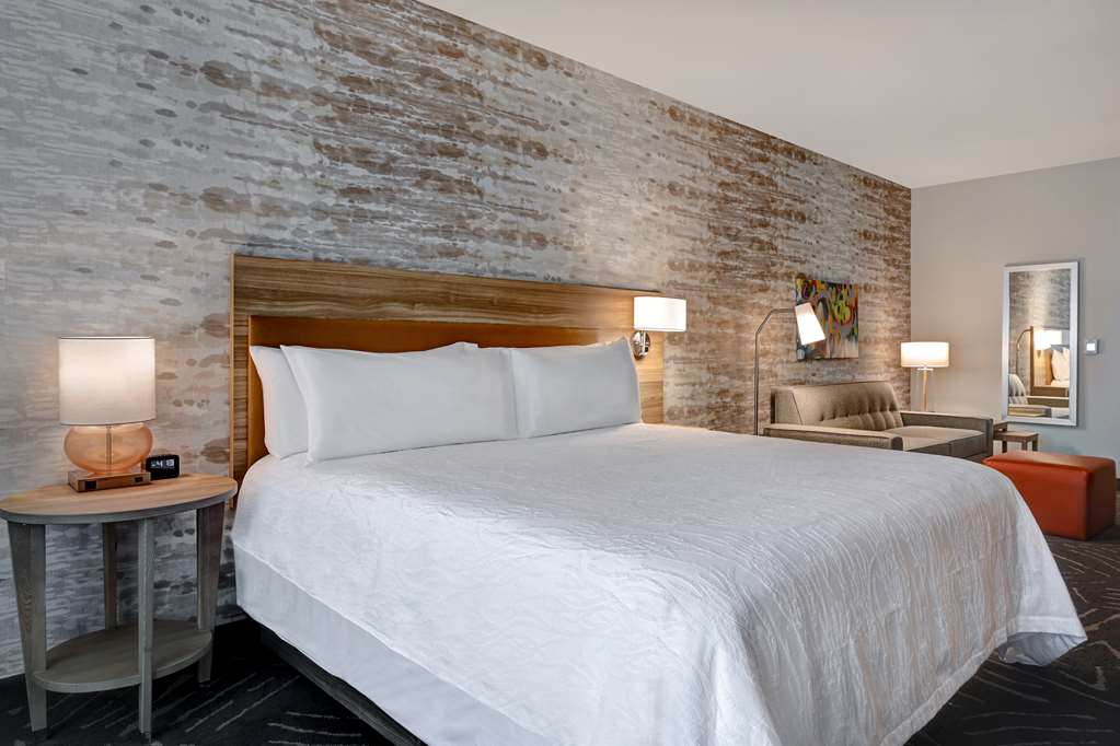 Фото Home2Suites by Hilton Anaheim Resort