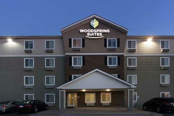 Фото WoodSpring Suites Kansas City Mission