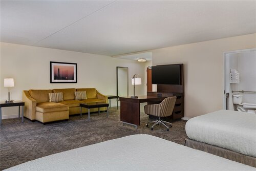 Гостиница Hampton Inn & Suites Rockville Centre в Болдуине
