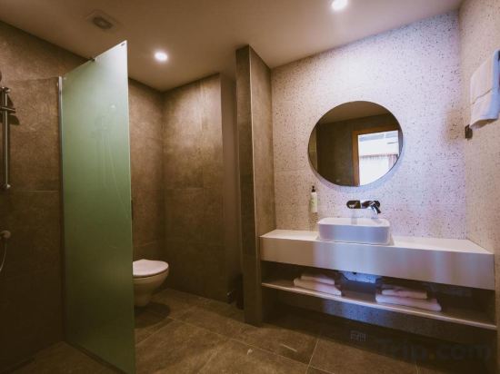 Фото B1 Downtown Hotel