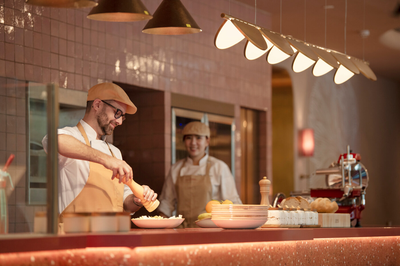 Фото KROMO Bangkok, Curio Collection by Hilton