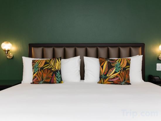 Фото Lord Charles Hotel