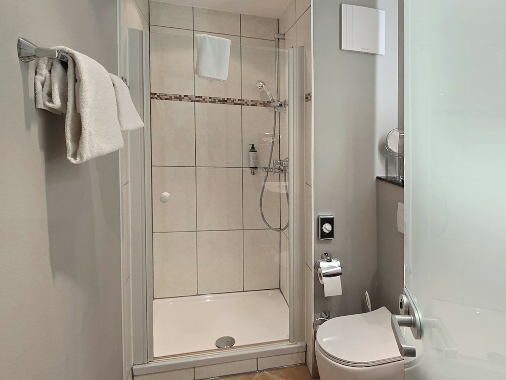 Фото Hotel Goldene Traube