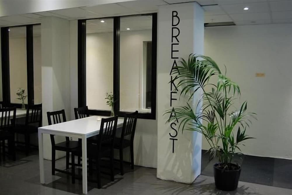 Фото Vandrarhem Uppsala Centralstation - Hostel