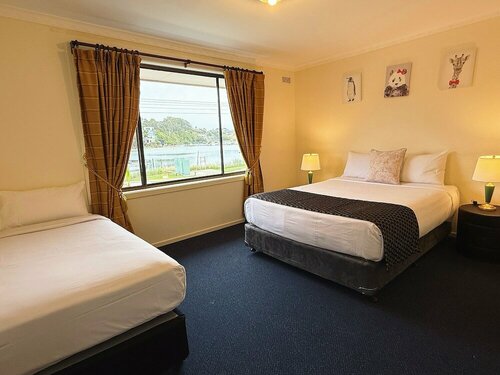 Внешний вид отеля Lakeside Motel Waterfront в Лейкс-Энтрансе, фото 2