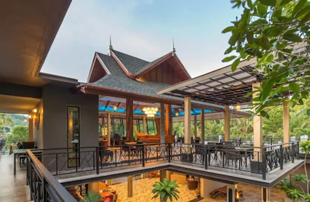 Фото Отель The Scene Cliff View Villas