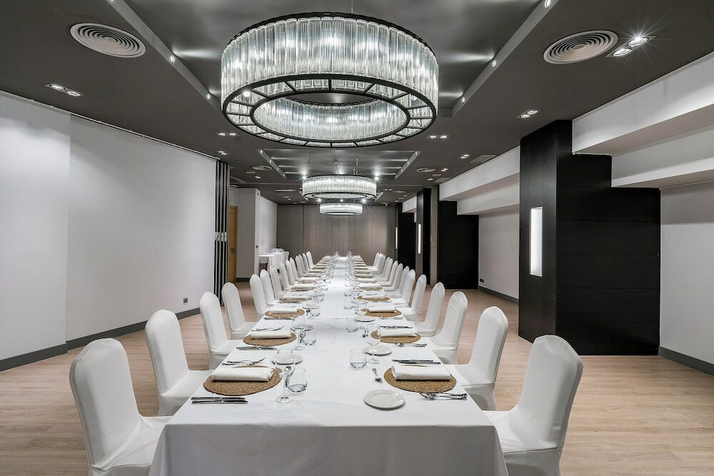 Фото Hotel Silken Coliseum