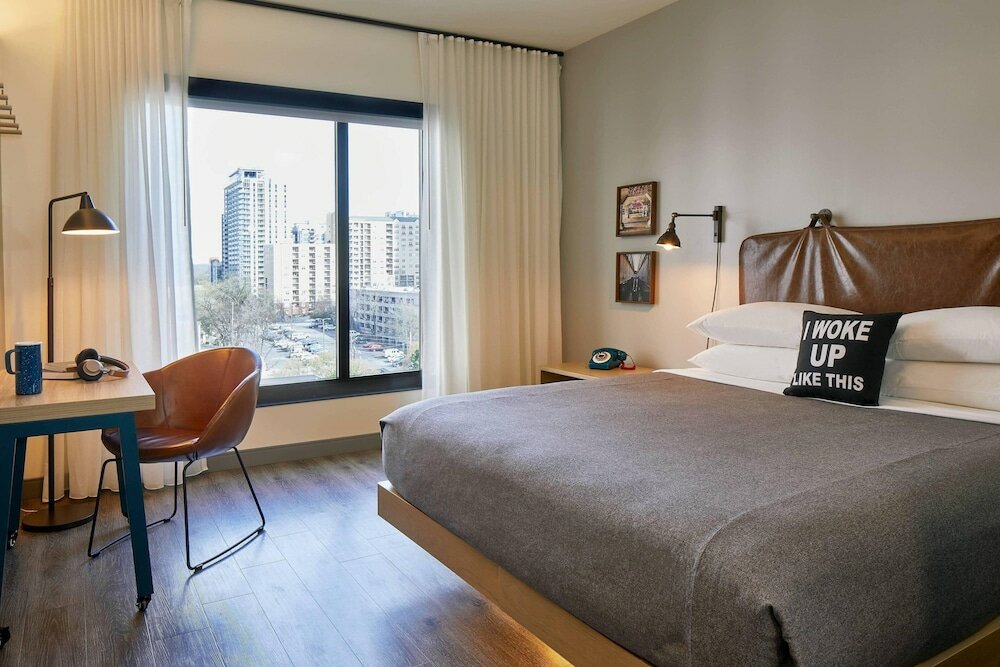 Фото Moxy Atlanta Midtown