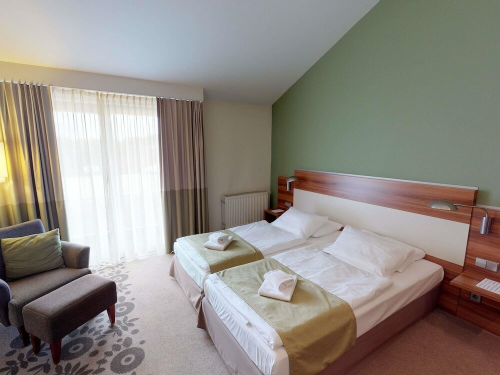 Фото Mercure Tagungs & Landhotel Krefeld