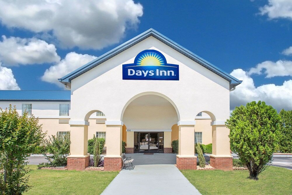 Фото Days Inn by Wyndham Lincoln